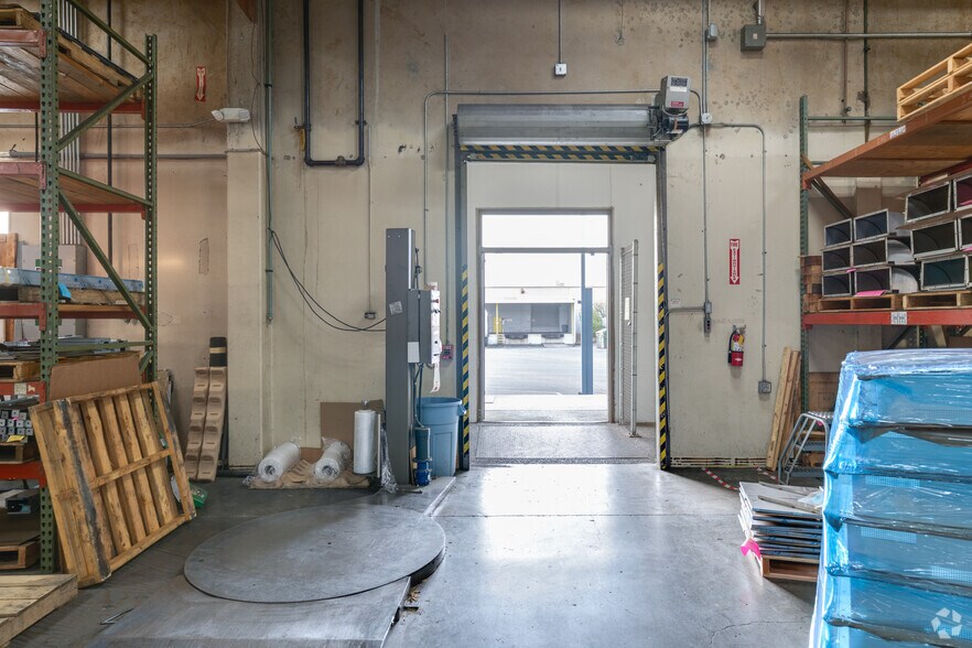 More Photos Of 1880 SW Merlo Dr, Beaverton Warehouse For Lease