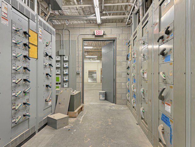 More Photos Of 22 Graf Rd, Newburyport Warehouse For Lease