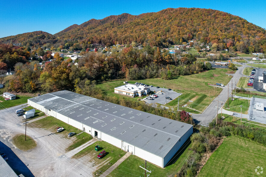 More Photos Of 207 Baltic Dr, Weber City Warehouse For Lease