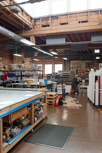 More Photos Of 1717 Oak St, Kansas City General Retail For Lease