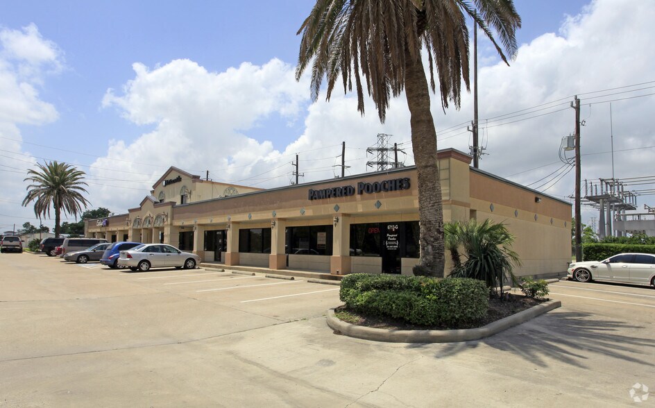 Primary Photo Of 6713 Broadway, Pearland Unknown For Lease