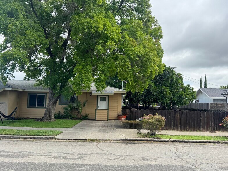 More Photos Of 415 4th St, Winters Multifamily For Sale
