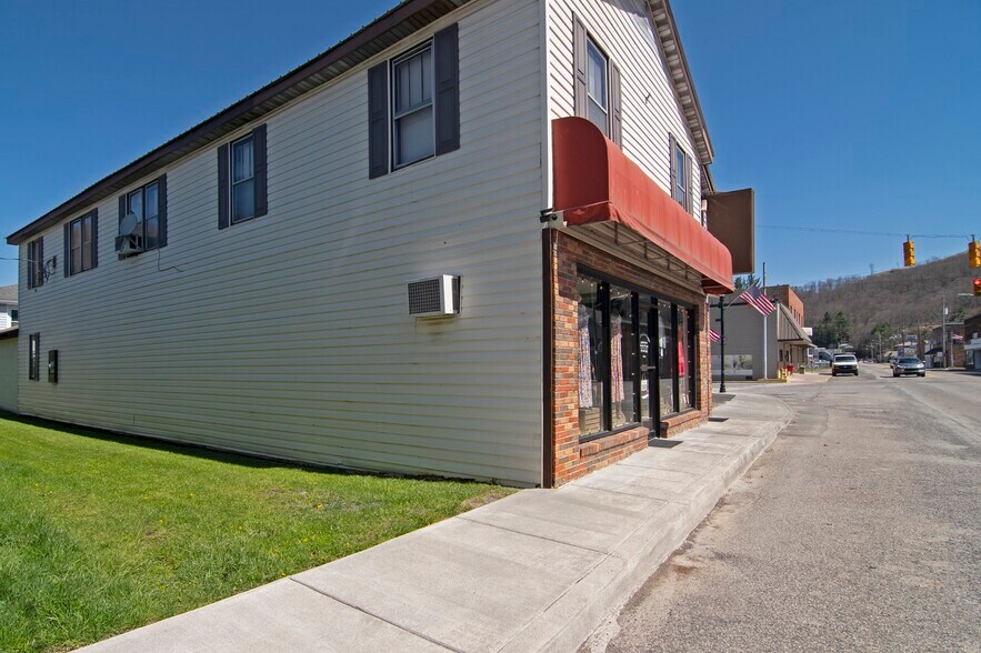 More Photos Of 439 Main Street, Rainelle Storefront Retail Residential For Sale