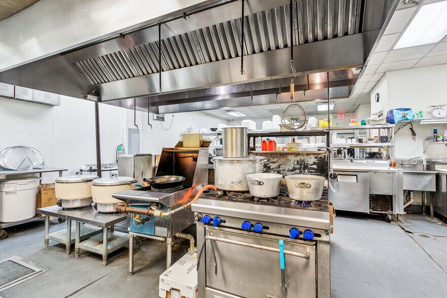 More Photos Of 629 N Highway 190, Covington Restaurant For Sale