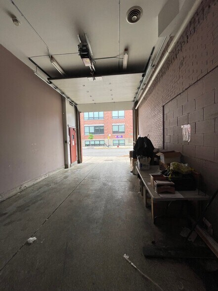 More Photos Of 3026-3030 W Carroll Ave, Chicago Warehouse For Lease
