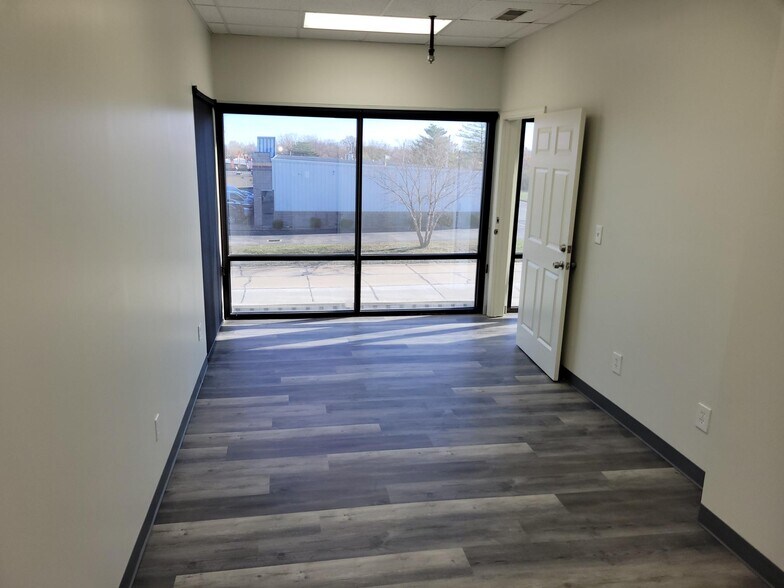 More Photos Of 801 Midpoint Dr, O'Fallon Self Storage For Lease