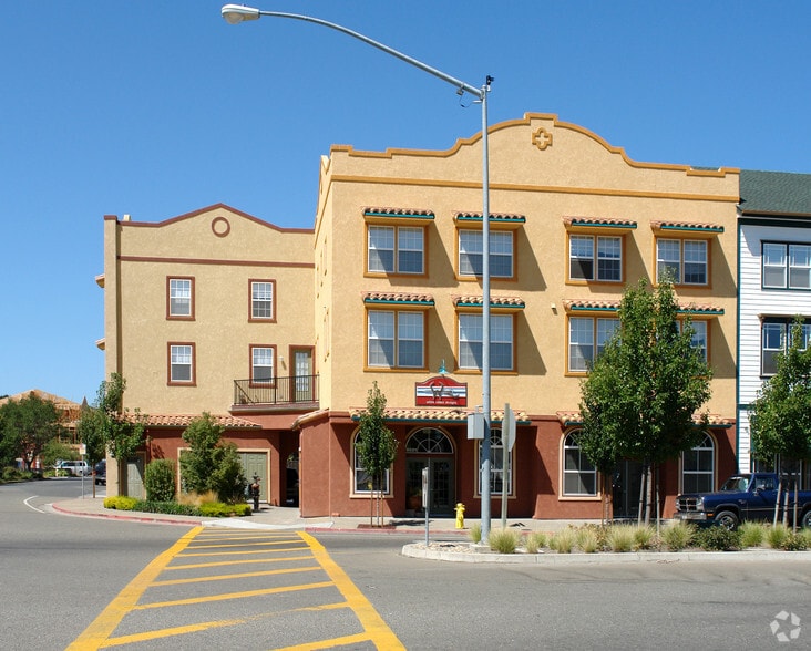 More Photos Of 220 Windsor River Rd, Windsor Apartments For Sale