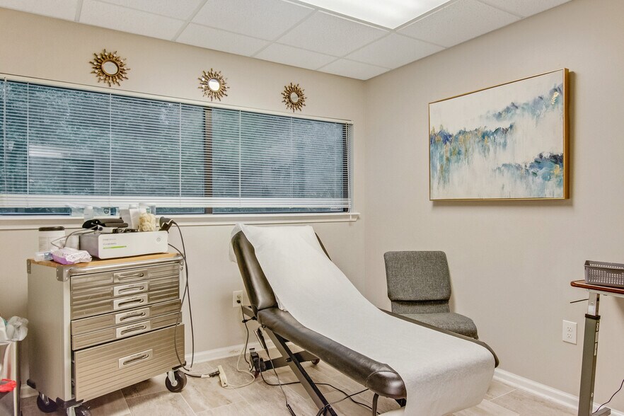 More Photos Of 4540 Southside Blvd, Jacksonville Medical For Sale