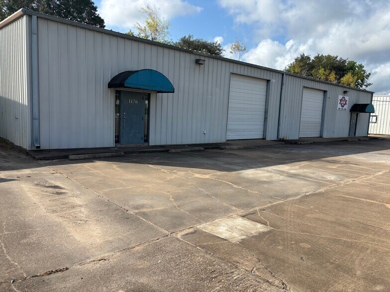 More Photos Of 1120-1132 County Road 129, Alvin Warehouse For Sale
