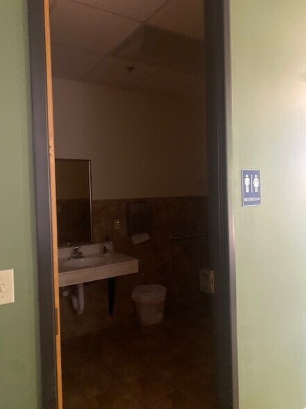 More Photos Of 1696 Greenview Dr SW, Rochester Office For Lease
