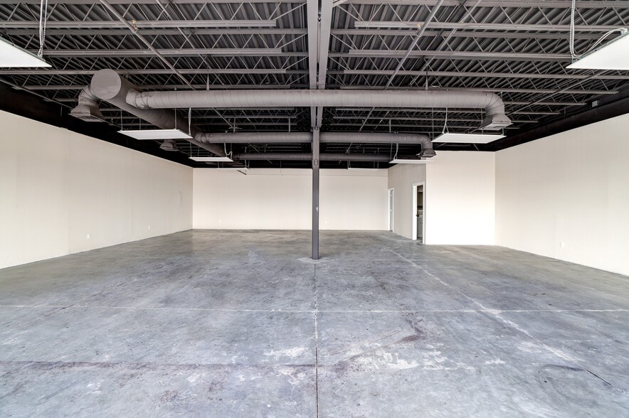 More Photos Of 6525 S Bruce St, Las Vegas Warehouse For Lease