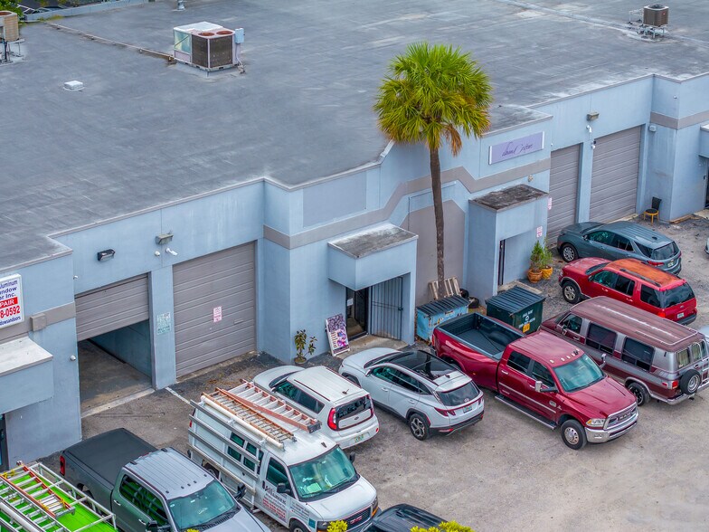 More Photos Of 2693 W 76th St, Hialeah Warehouse For Sale