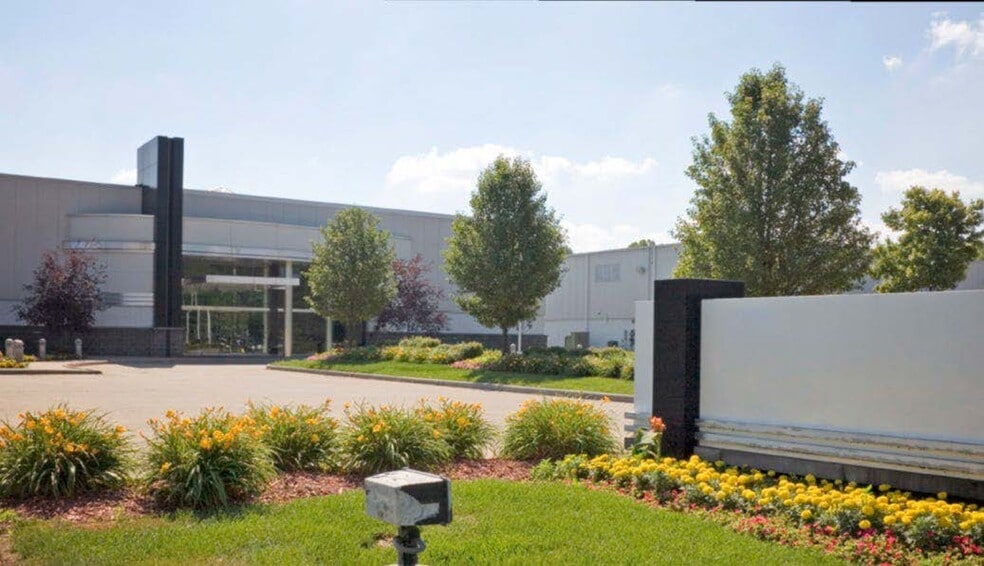 Primary Photo Of 30240 Oak Creek Dr, Wixom Warehouse For Lease