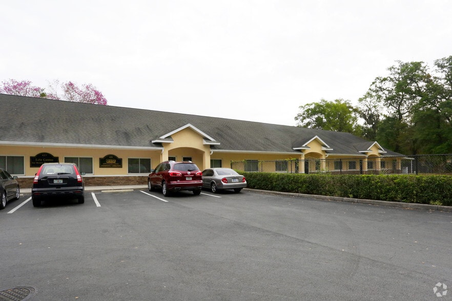 More Photos Of 421-437 Lithia Pinecrest Rd, Brandon Medical For Lease