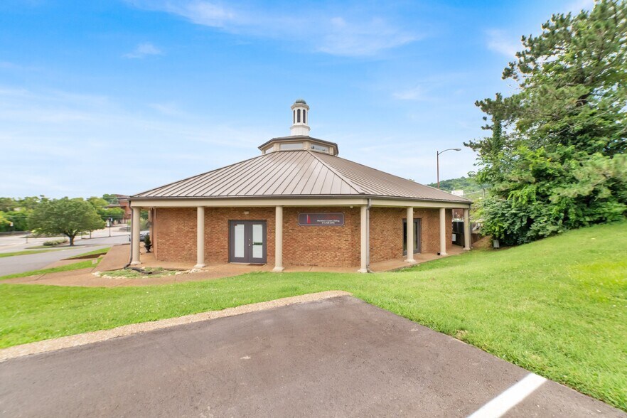 More Photos Of 7110 Town Center Way, Brentwood Office For Sale