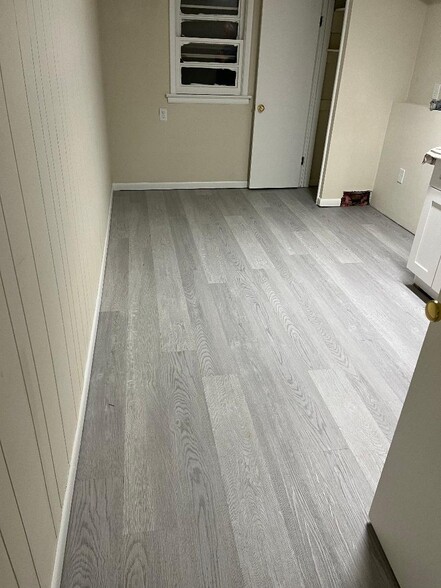 More Photos Of 706 Willow St, Southampton Office For Lease