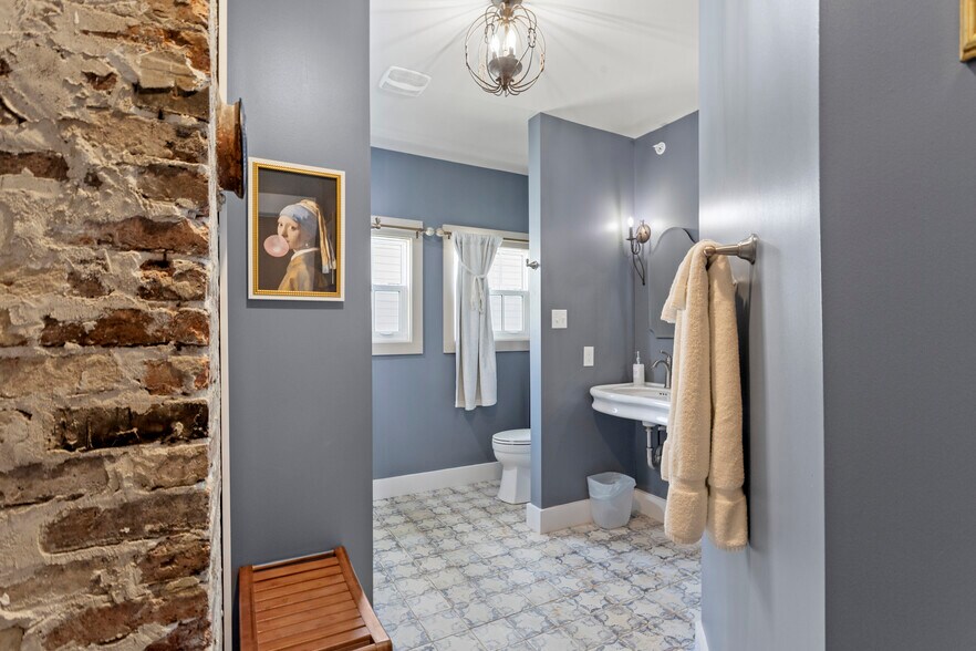 More Photos Of 782 Water St, Biloxi Office For Sale