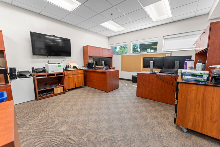 More Photos Of 3300 State St, Salem Medical For Sale