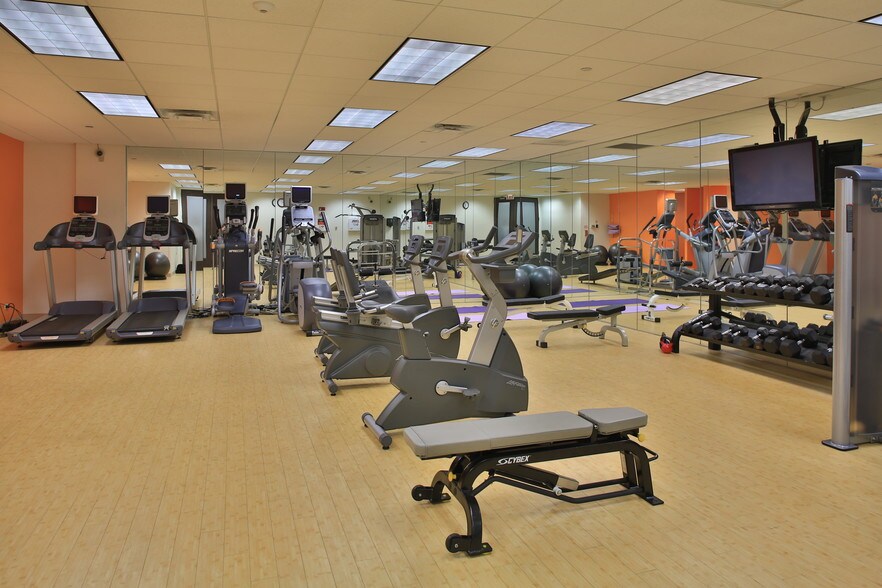 More Photos Of 55 Shuman Blvd, Naperville Office For Lease