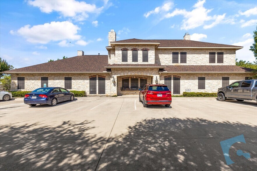 More Photos Of 5316 Bransford Rd, Colleyville Office For Sale