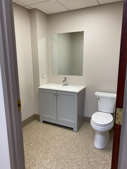 More Photos Of 2212 Noblestown Rd, Pittsburgh Storefront Retail Office For Lease