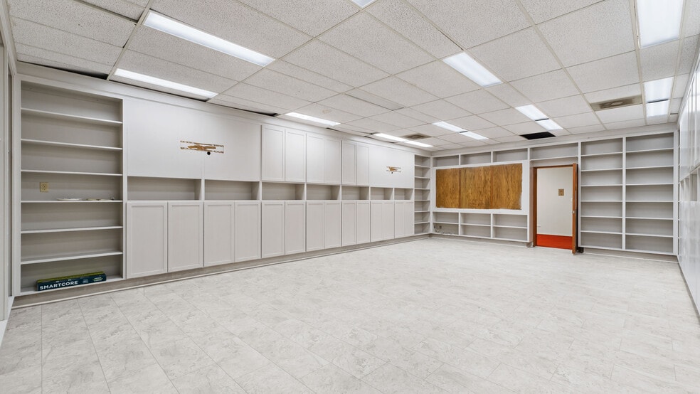 More Photos Of 507 Hickory St, Texarkana Office For Sale