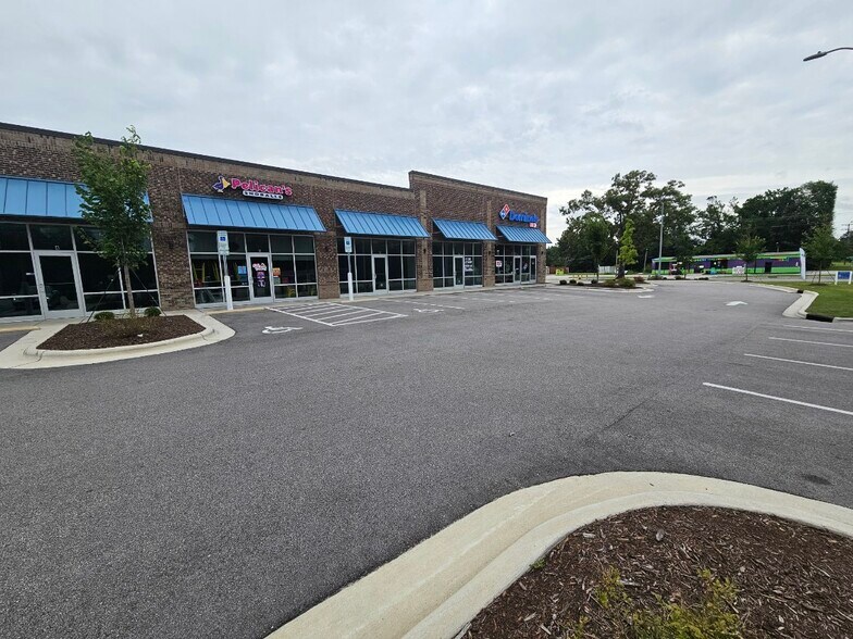 More Photos Of 2509 Piney Green Rd, Jacksonville General Retail For Lease
