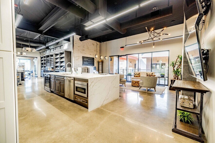 More Photos Of 10045 E Dynamite Blvd, Scottsdale Office For Sale