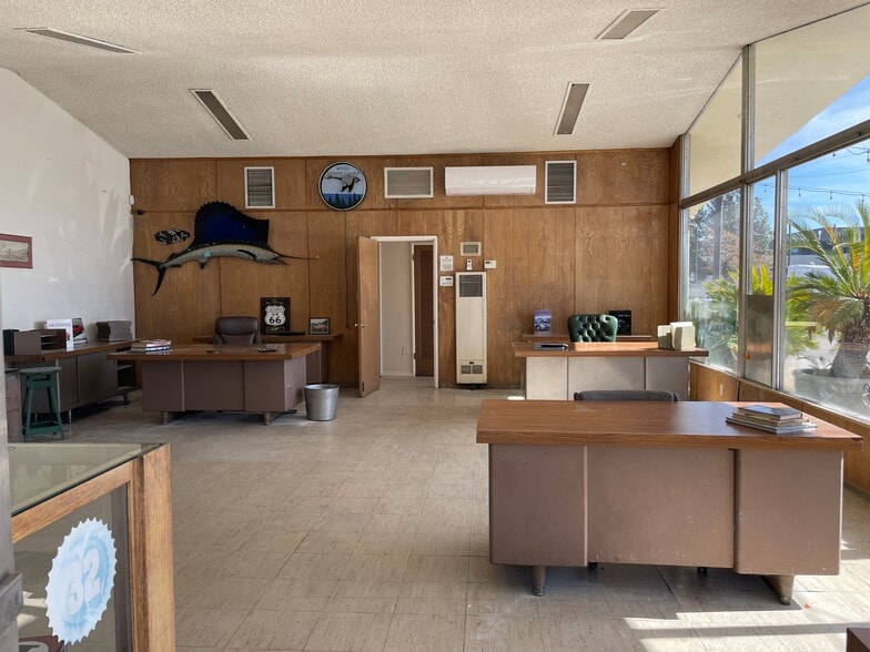 More Photos Of 645 N D St, San Bernardino Auto Dealership For Lease