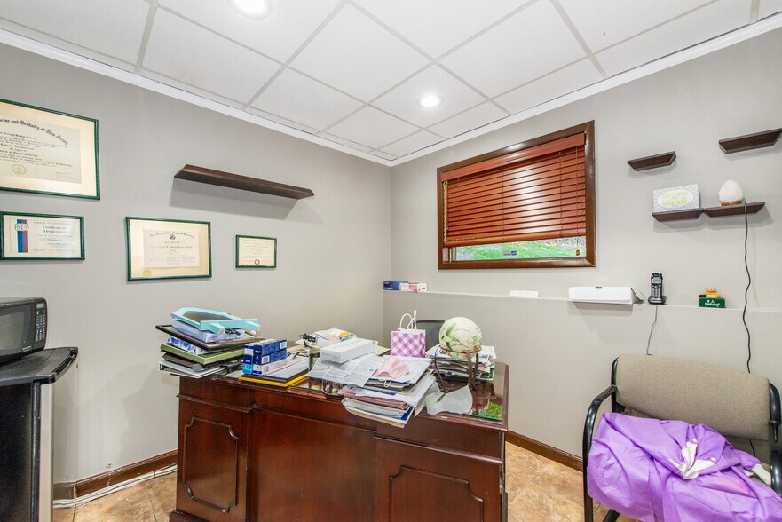 More Photos Of 184 Pompton Ave, Verona Medical For Lease