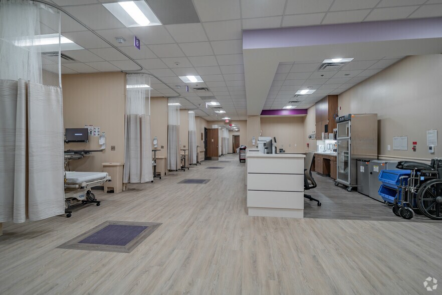 More Photos Of 11123 Christus Hills, San Antonio Medical For Lease