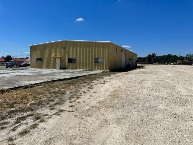 More Photos Of 1209-1211 Bensdale Rd, Pleasanton Unknown For Lease