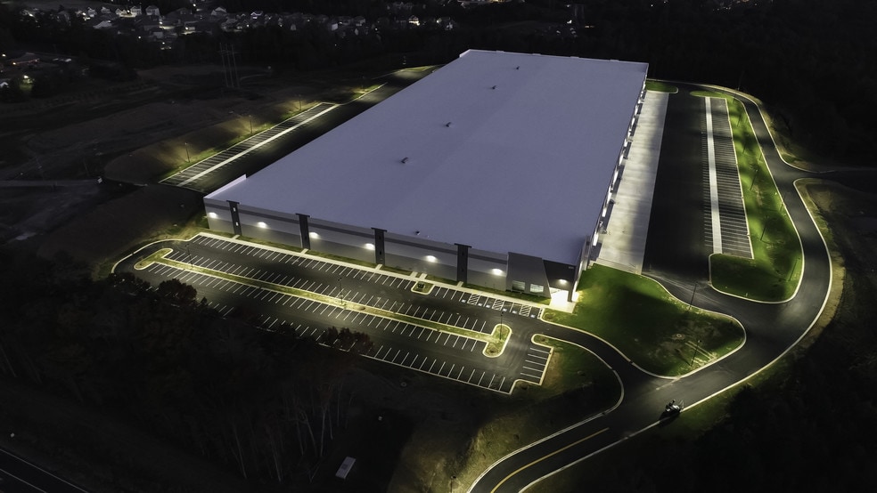 More Photos Of 753 Broadway Ave, Braselton Distribution For Lease