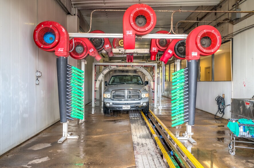 More Photos Of 309 S Timberland Dr, Lufkin Auto Repair For Sale