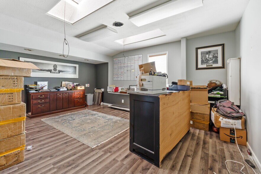 More Photos Of 437 Holtzman Ave, Columbus Warehouse For Sale
