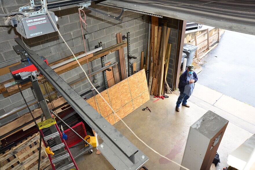 More Photos Of 9107 Industry Dr, Manassas Park Warehouse For Lease