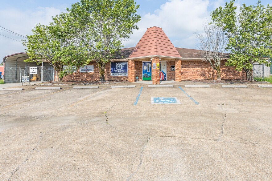More Photos Of 300 Alamar St, Fort Oglethorpe General Retail For Sale