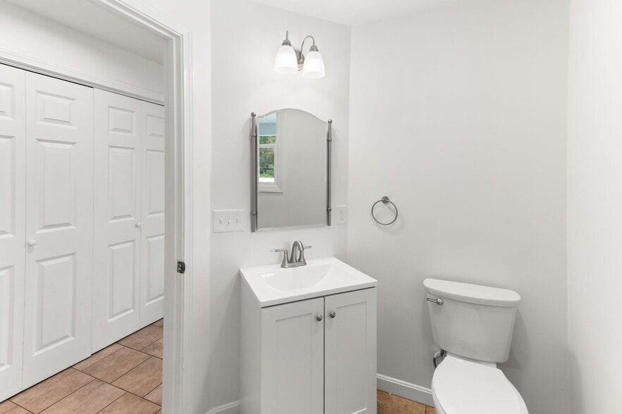 More Photos Of 280 Washington St, North Easton Flex For Sale