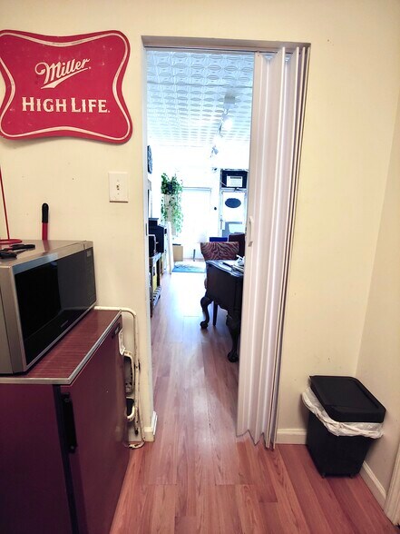 More Photos Of 304 Newark Ave, Jersey City Storefront Retail Office For Lease