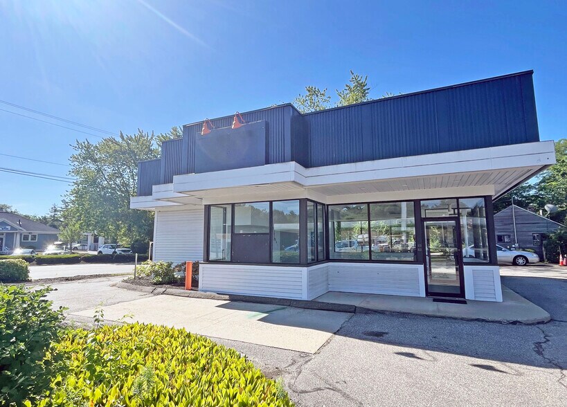 Primary Photo Of 163 Pleasant St, Brunswick Freestanding For Lease