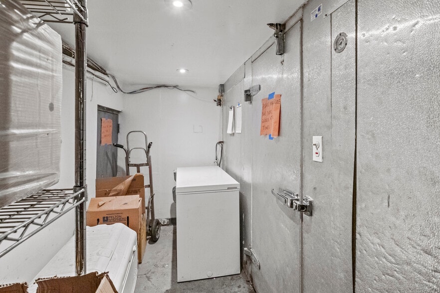 More Photos Of 338 Hamilton Ave, Brooklyn Storefront Retail Residential For Lease