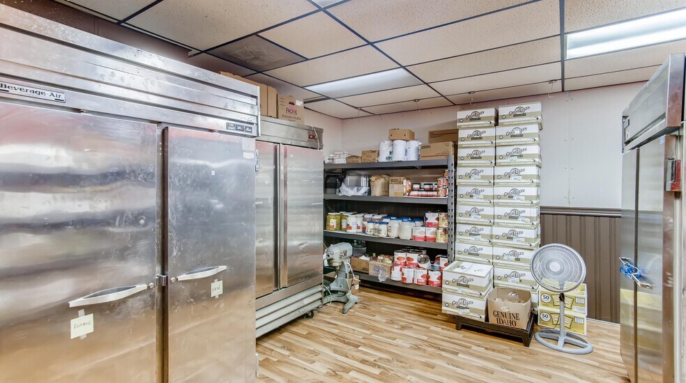 More Photos Of 2 S Main St, Elburn Storefront Retail Residential For Sale