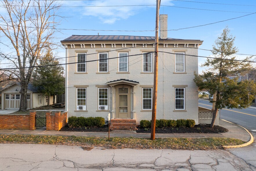 More Photos Of 301 N Main St, Georgetown Healthcare For Sale