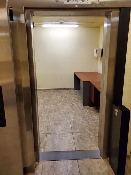 More Photos Of 5144 E Busch Blvd, Tampa Bank For Sale