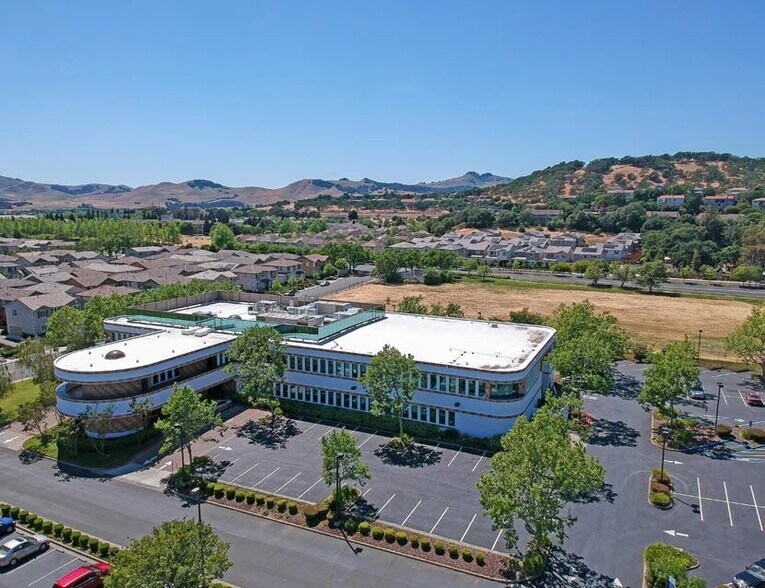 More Photos Of 220 Campus Ln, Fairfield Medical For Lease