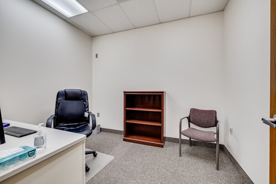 More Photos Of 4555 Erin Dr, Eagan Office For Lease