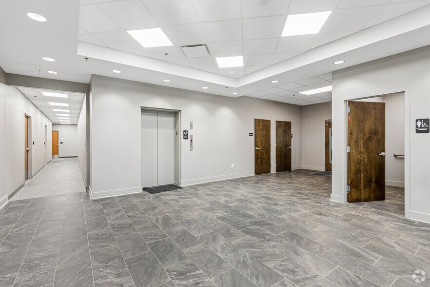 More Photos Of 8425 Wann Dr NW, Madison Medical For Lease