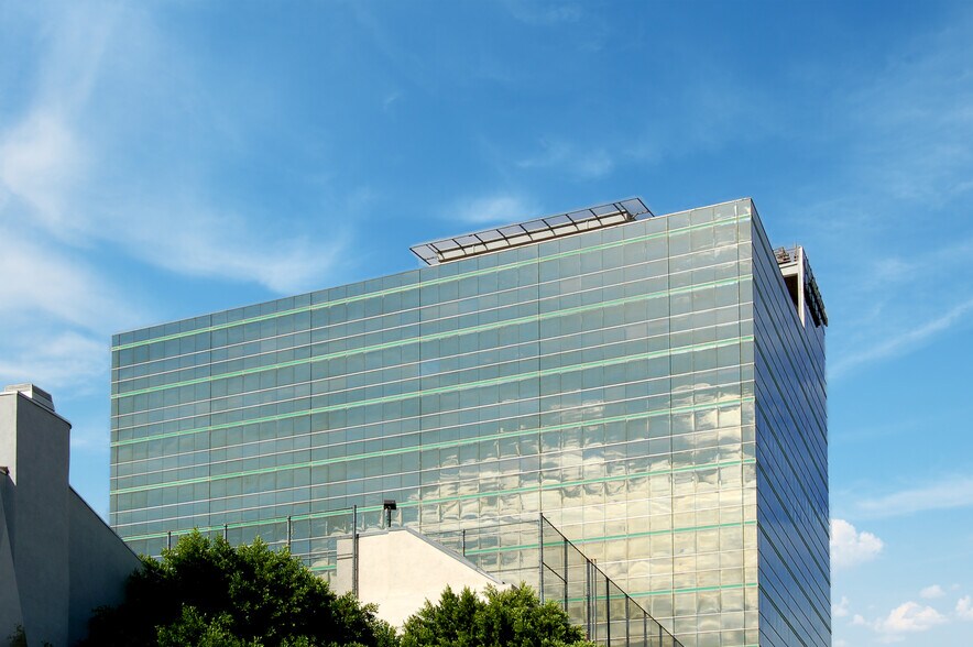 More Photos Of 16000 Ventura Blvd, Encino Office For Lease