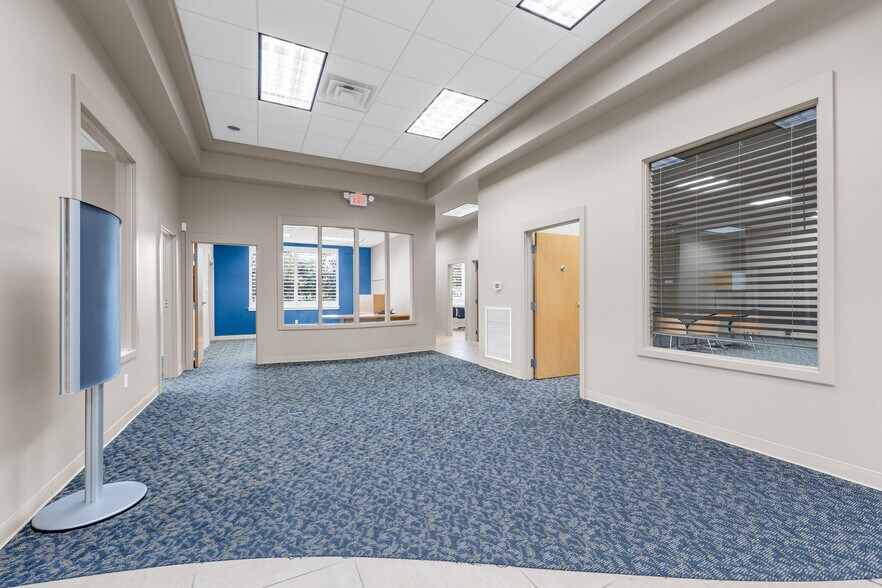 More Photos Of 1504 S Ridgewood Ave, Edgewater Bank For Sale