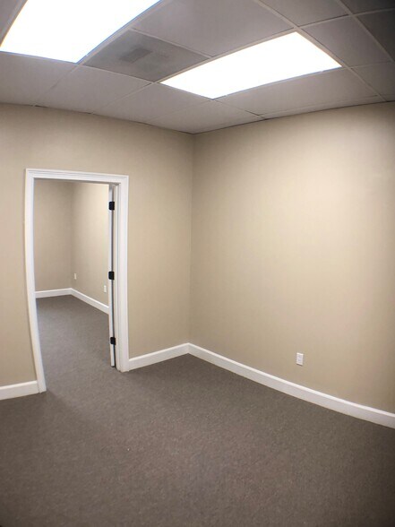 More Photos Of 3547 Habersham At Northlake, Tucker Office For Lease